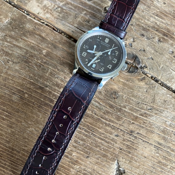 Victorinox Classic Chrono Alliance, men’s brown watch - Picture 2 of 3
